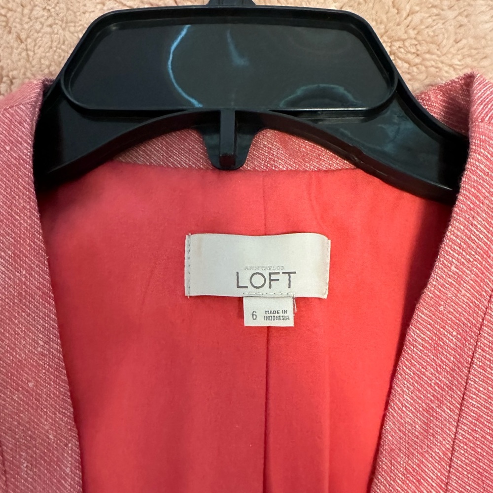 LOFT cropped linen blazer - Picture 3 of 8